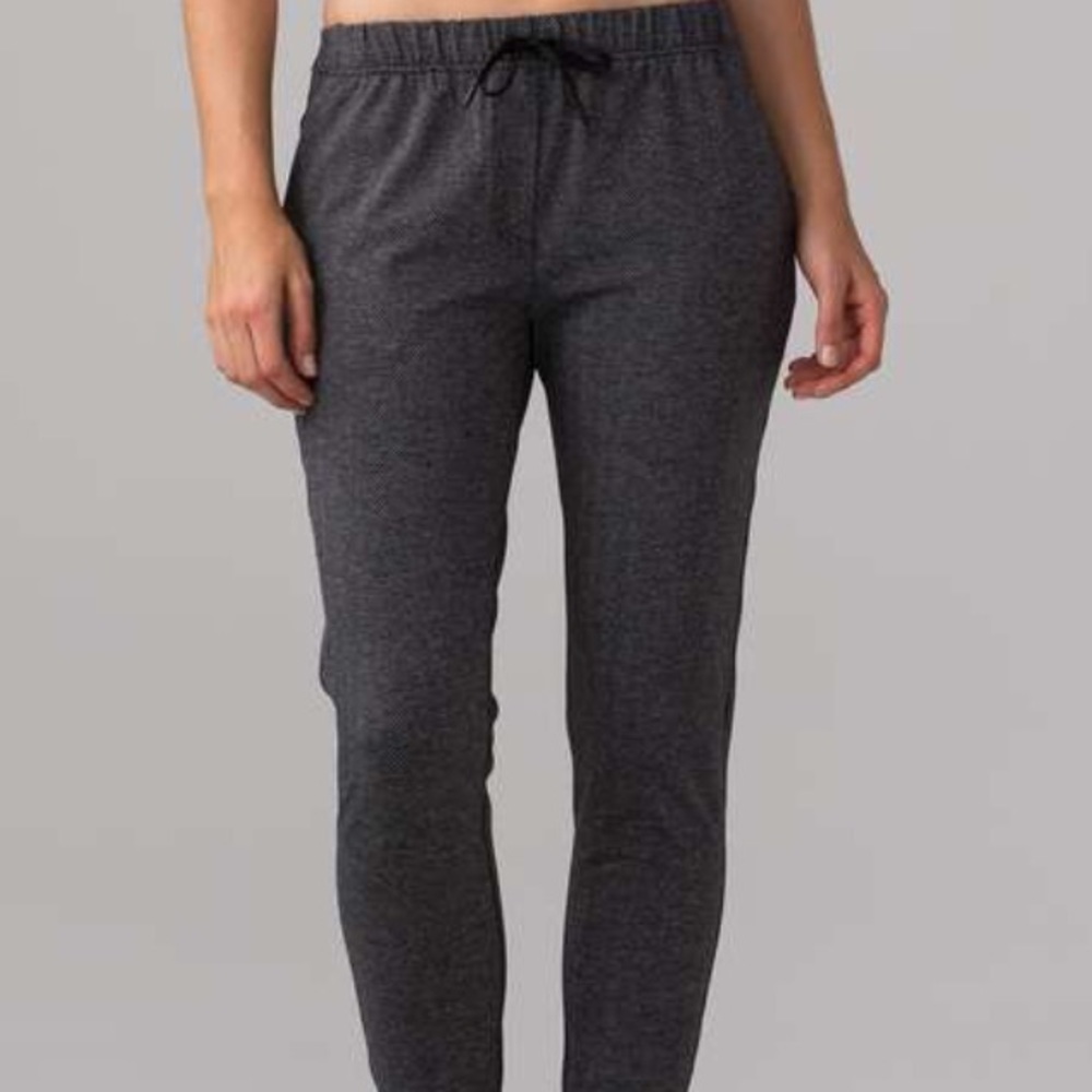 Lululemon jet crop slim herringbone 🍋 size 4 NWOT